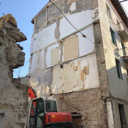 KONOR derribos y demoliciones a máquina