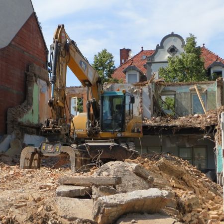 KONOR derribos y demoliciones a máquina