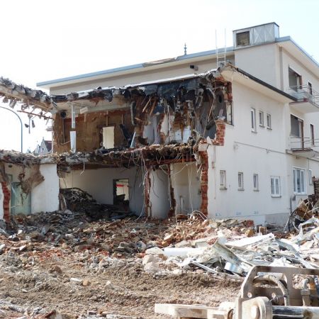 KONOR derribos y demoliciones a máquina