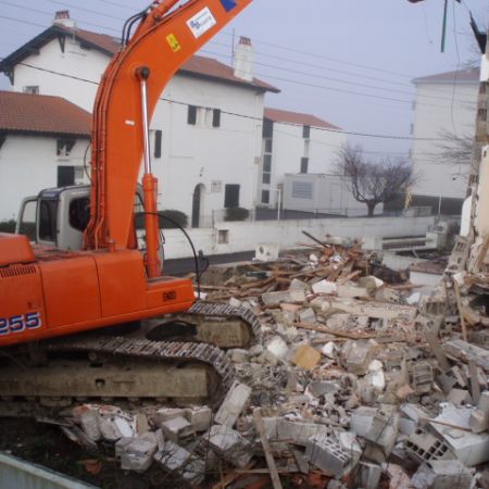 KONOR derribos y demoliciones a máquina